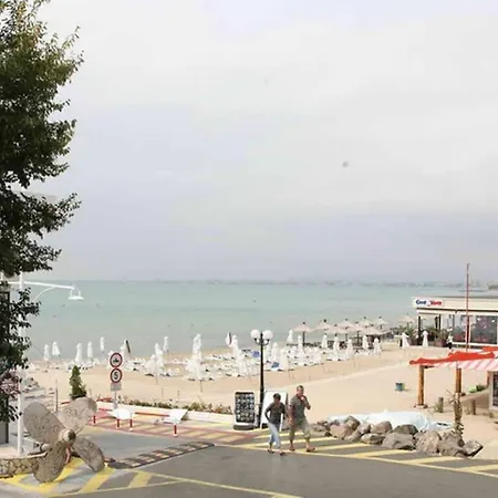 Аппартамент В Триумфе Святой Влас 300М От Моря, Бассейн. Sveti Vlas