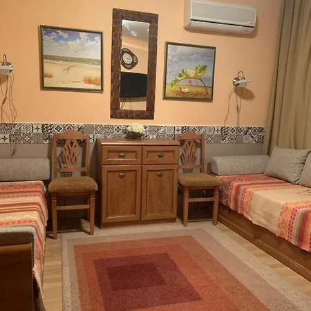 Apartmán аппартамент в триумфе святой влас 300м от моря, бассейн.